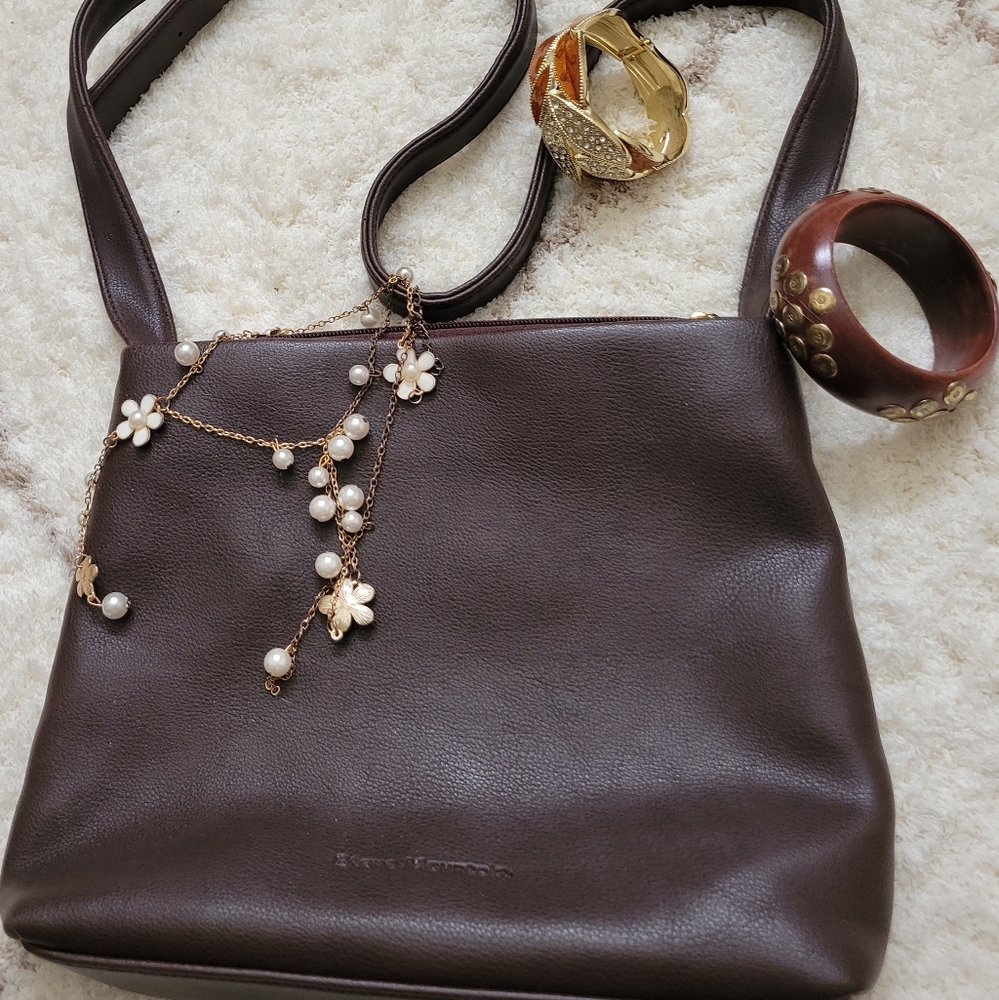 Vintage Stone Mountain Brown Crossbody Bag, crafted from genuine soft leather. - Picture 1 of 16